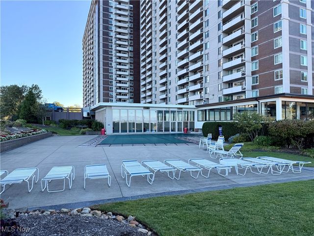 12900 Lake Avenue 216, Lakewood, OH 44107