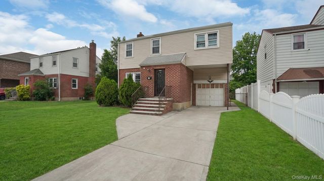 34 Diamond Street, Elmont, NY 11003