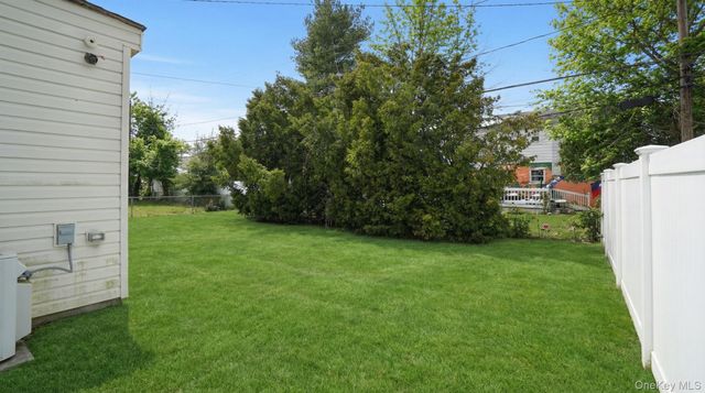 34 Diamond Street, Elmont, NY 11003