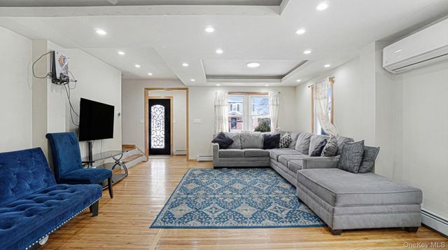 34 Diamond Street, Elmont, NY 11003