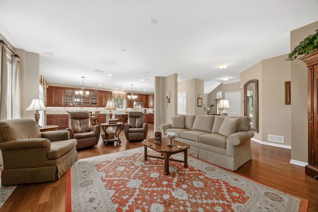 1657 Hickory Drive, Hoffman Estates, IL 60192
