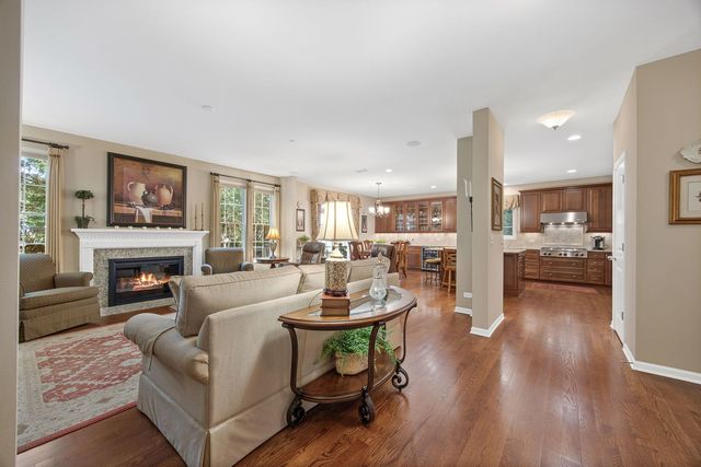 1657 Hickory Drive, Hoffman Estates, IL 60192