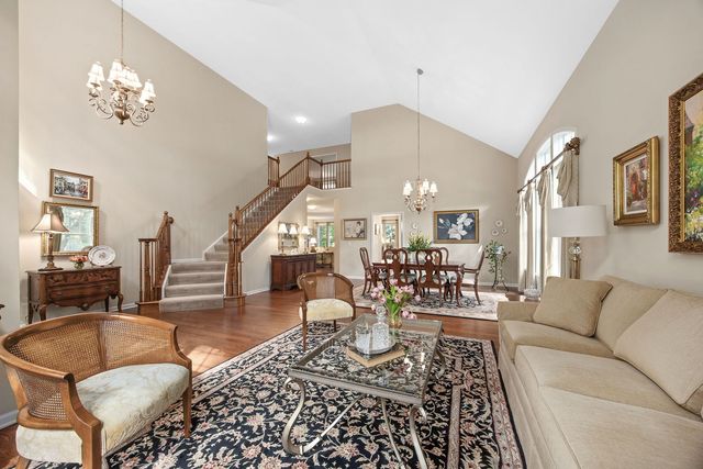 1657 Hickory Drive, Hoffman Estates, IL 60192