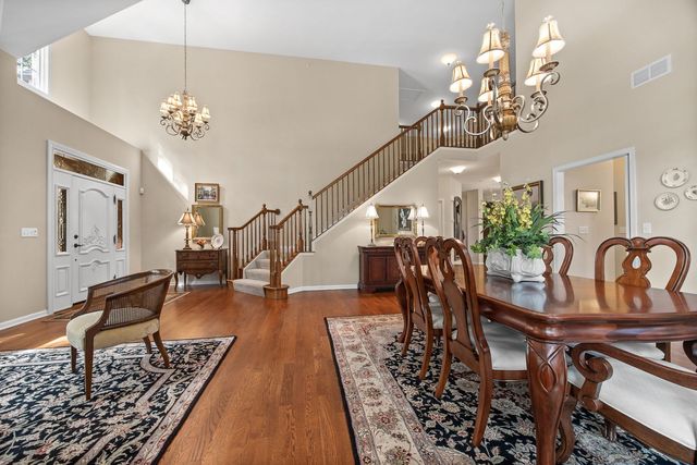 1657 Hickory Drive, Hoffman Estates, IL 60192