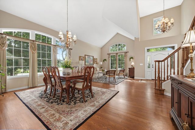 1657 Hickory Drive, Hoffman Estates, IL 60192