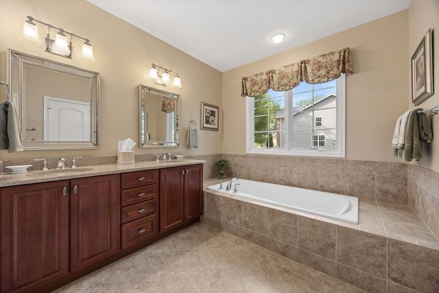 1657 Hickory Drive, Hoffman Estates, IL 60192
