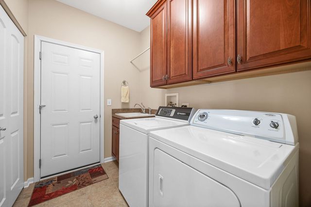 1657 Hickory Drive, Hoffman Estates, IL 60192