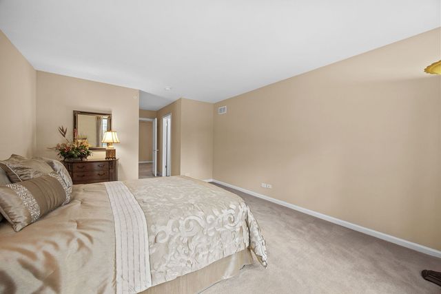 1657 Hickory Drive, Hoffman Estates, IL 60192