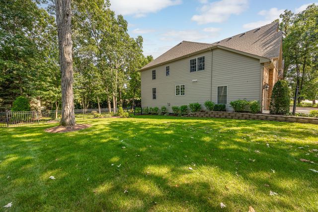 1657 Hickory Drive, Hoffman Estates, IL 60192