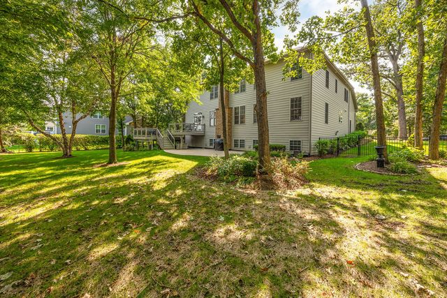1657 Hickory Drive, Hoffman Estates, IL 60192