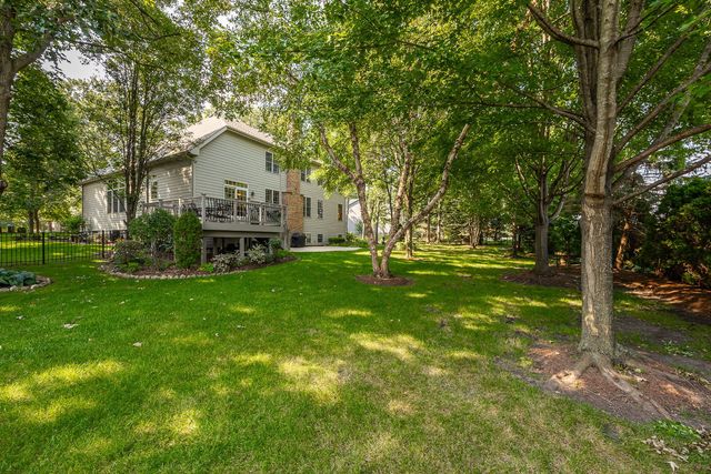 1657 Hickory Drive, Hoffman Estates, IL 60192