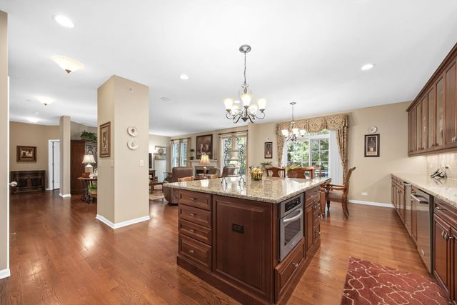 1657 Hickory Drive, Hoffman Estates, IL 60192