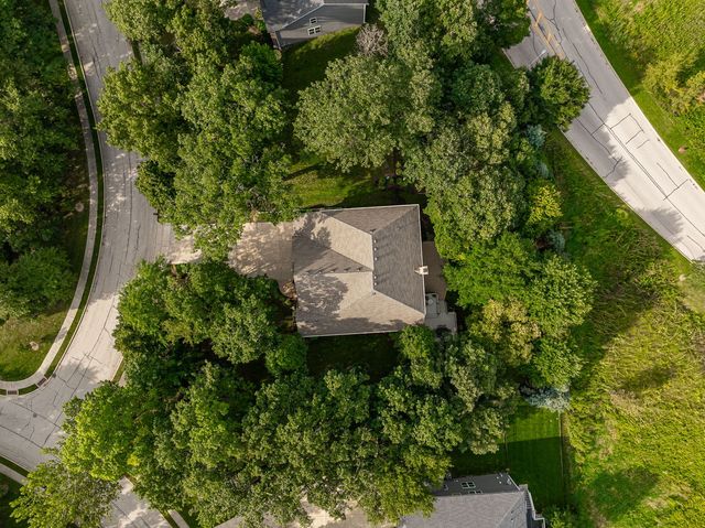 1657 Hickory Drive, Hoffman Estates, IL 60192