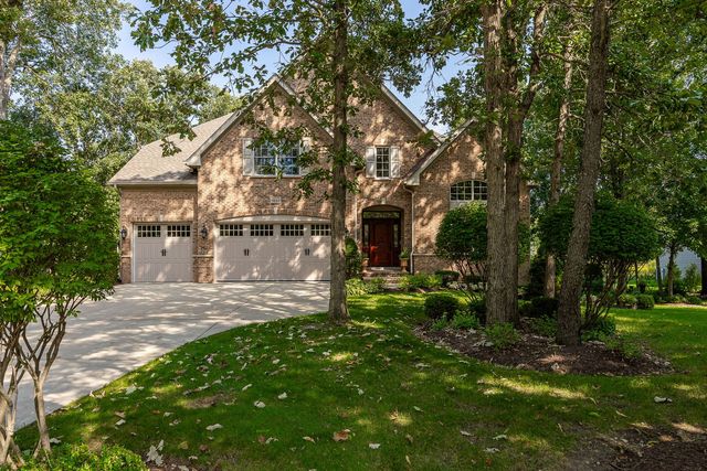 1657 Hickory Drive, Hoffman Estates, IL 60192