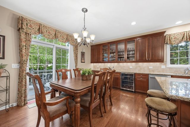 1657 Hickory Drive, Hoffman Estates, IL 60192