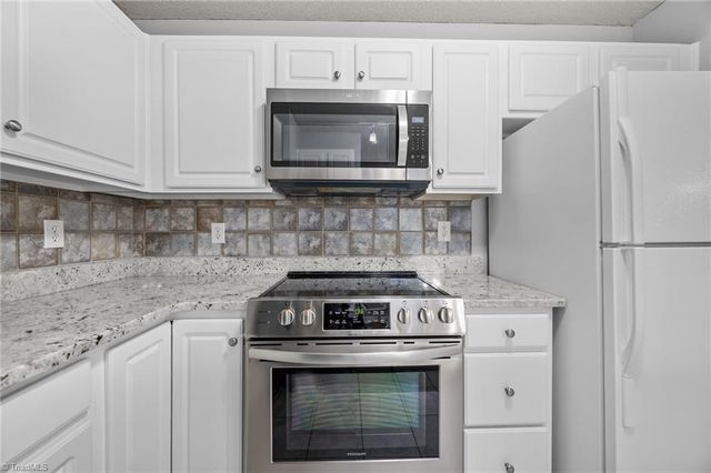 213 Ivy Glen Court, Winston-salem, NC 27127