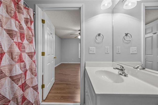 213 Ivy Glen Court, Winston-salem, NC 27127