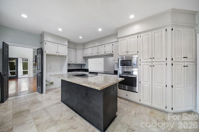 120 Royal Pointe Way, Mooresville, NC 28117