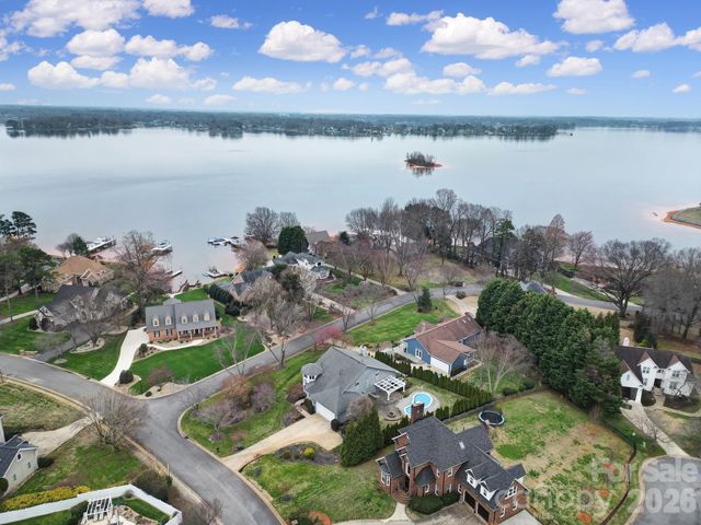 120 Royal Pointe Way, Mooresville, NC 28117