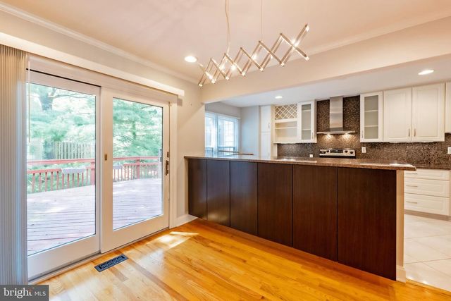 215 LYNN MANOR DR, Rockville, MD 20850