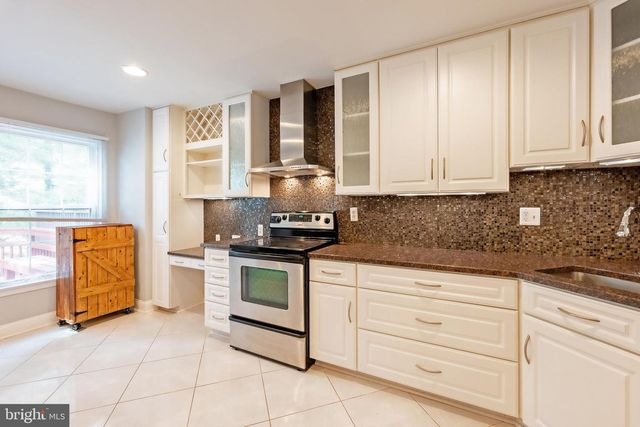 215 LYNN MANOR DR, Rockville, MD 20850