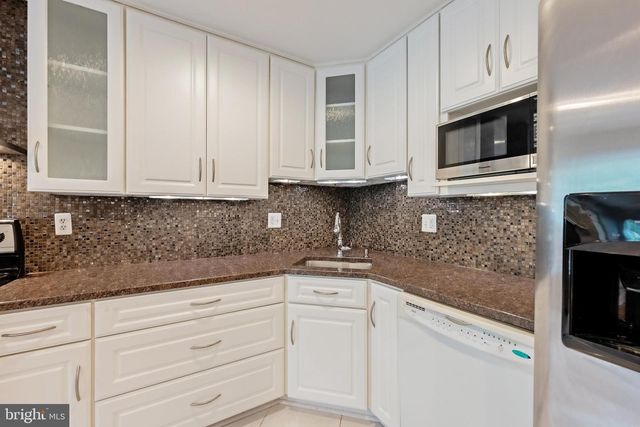 215 LYNN MANOR DR, Rockville, MD 20850
