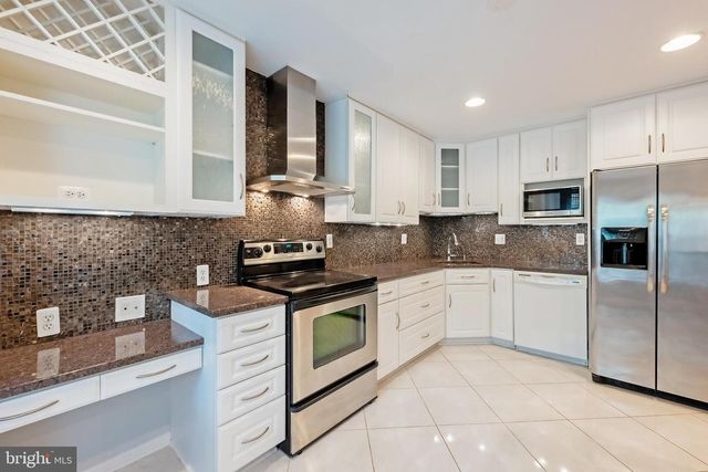 215 LYNN MANOR DR, Rockville, MD 20850