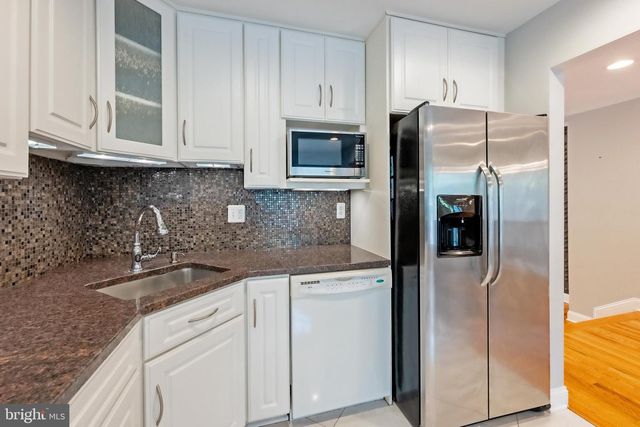 215 LYNN MANOR DR, Rockville, MD 20850