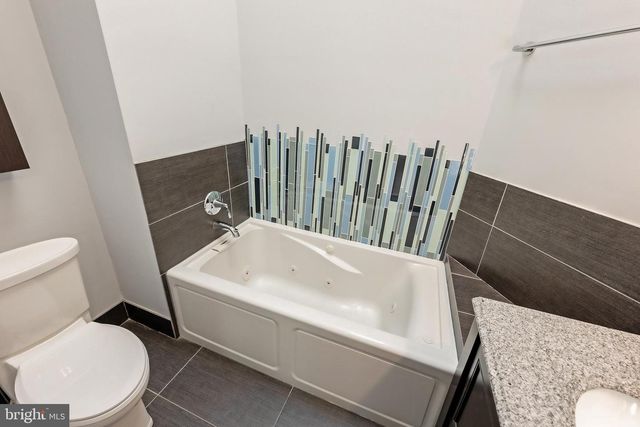 215 LYNN MANOR DR, Rockville, MD 20850