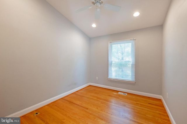 215 LYNN MANOR DR, Rockville, MD 20850