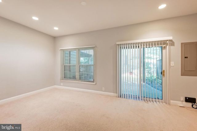 215 LYNN MANOR DR, Rockville, MD 20850