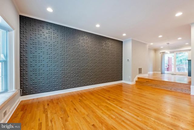 215 LYNN MANOR DR, Rockville, MD 20850