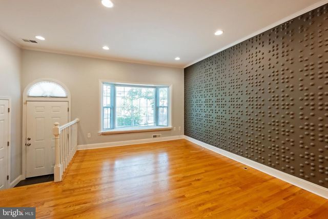 215 LYNN MANOR DR, Rockville, MD 20850