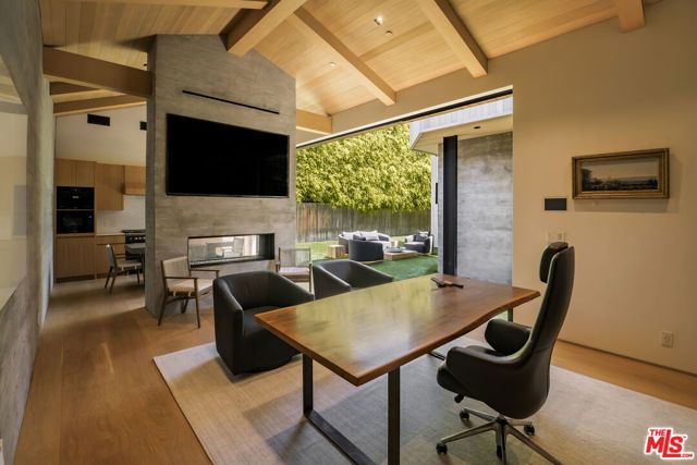 719 San Lorenzo Street, Santa Monica, CA 90402