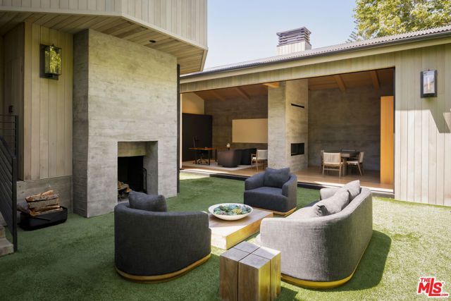 719 San Lorenzo Street, Santa Monica, CA 90402