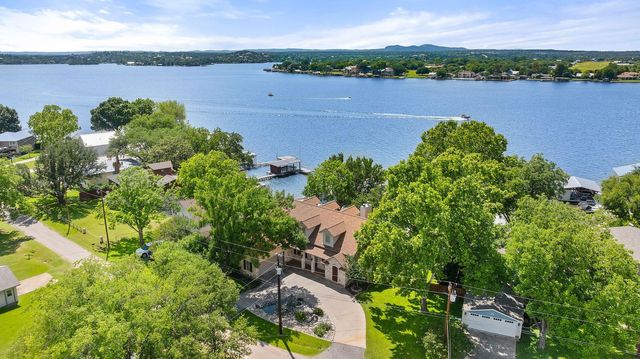 402 South Shorewood DR, Granite Shoals, TX 78654