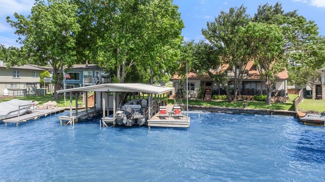 402 South Shorewood DR, Granite Shoals, TX 78654