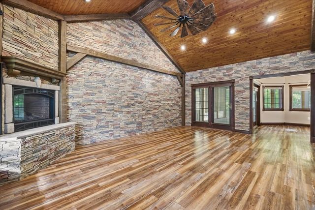 3737 Apple Valley Drive, Howard, OH 43028