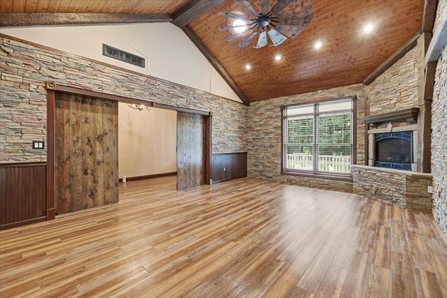 3737 Apple Valley Drive, Howard, OH 43028