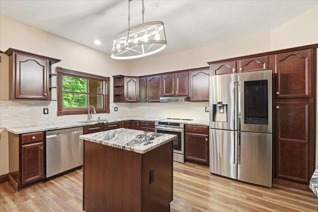 3737 Apple Valley Drive, Howard, OH 43028