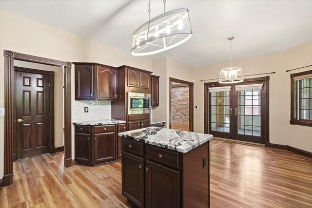 3737 Apple Valley Drive, Howard, OH 43028