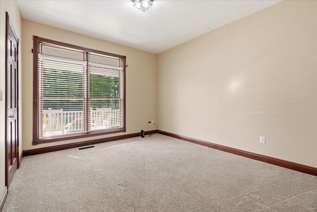 3737 Apple Valley Drive, Howard, OH 43028