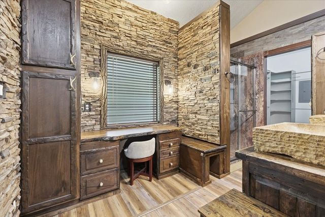 3737 Apple Valley Drive, Howard, OH 43028