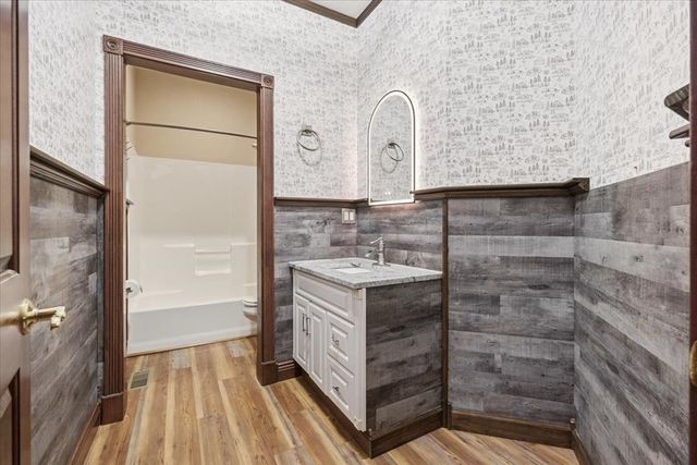 3737 Apple Valley Drive, Howard, OH 43028