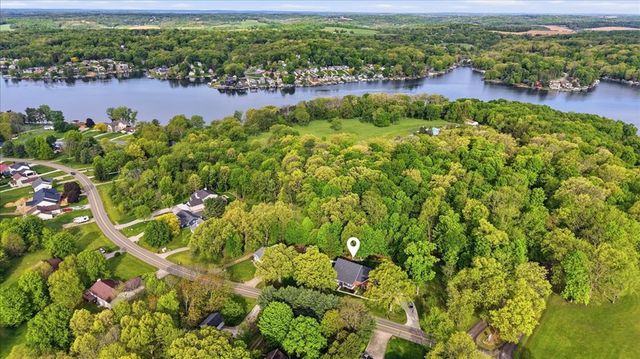 3737 Apple Valley Drive, Howard, OH 43028