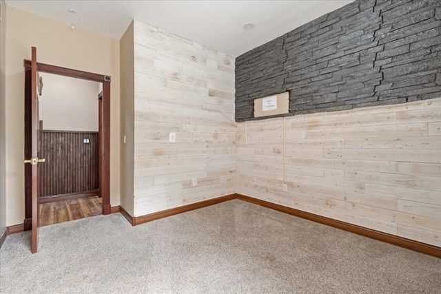 3737 Apple Valley Drive, Howard, OH 43028