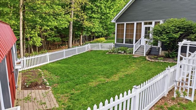 3737 Apple Valley Drive, Howard, OH 43028