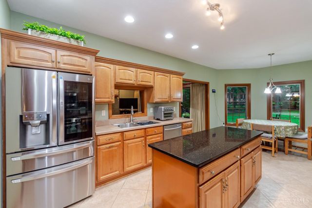 2400 Gatesland Court, Miami Twp, OH 45459