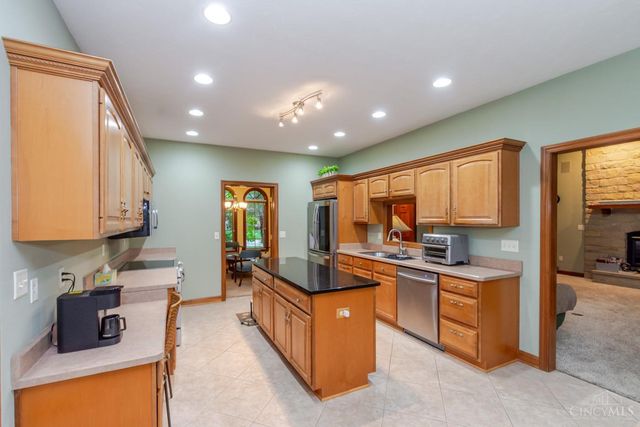 2400 Gatesland Court, Miami Twp, OH 45459