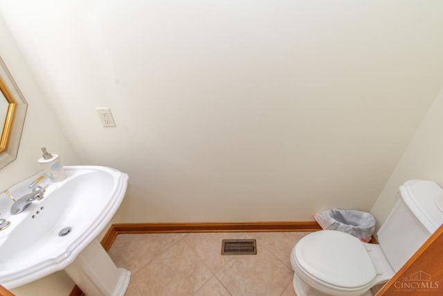 2400 Gatesland Court, Miami Twp, OH 45459